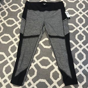 Torrid women’s capri high rise athletic leggings plus size 2 (XXL)